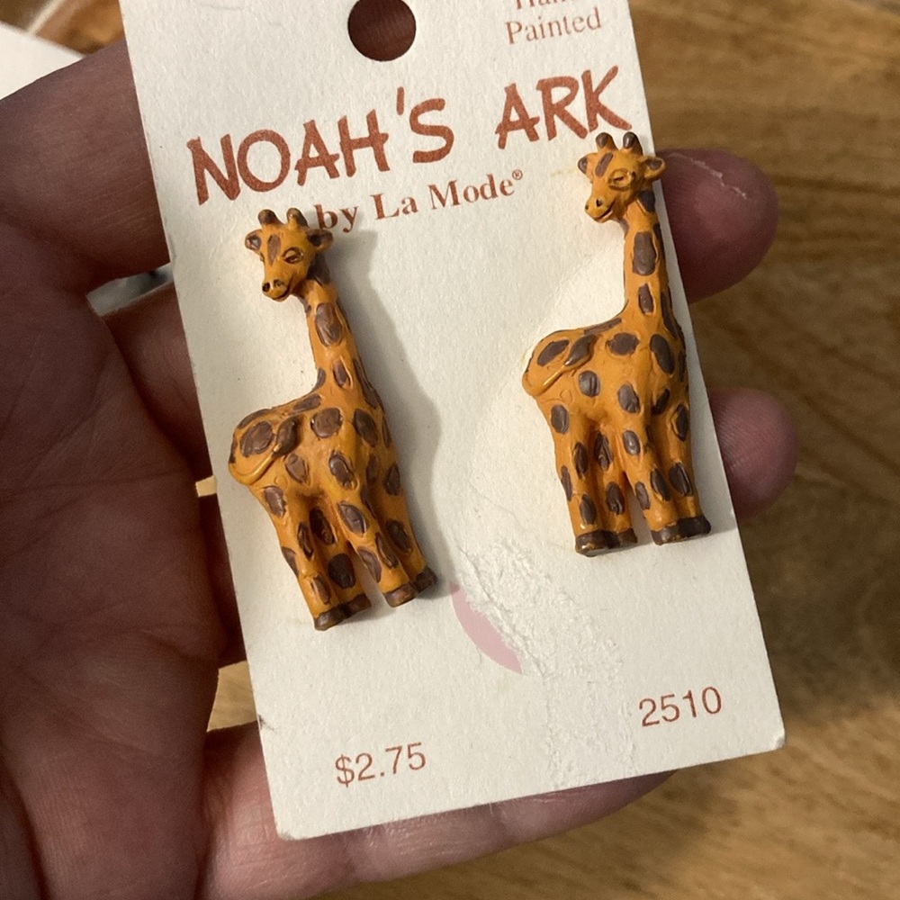 ✅5/$25 animal buttons noah’s Ark NEW vintage giraffes hand painted
